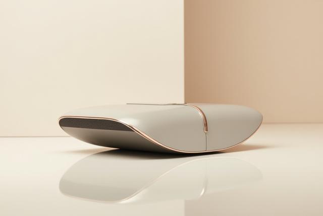 ミニマルな設定で撮影された高級製品写真